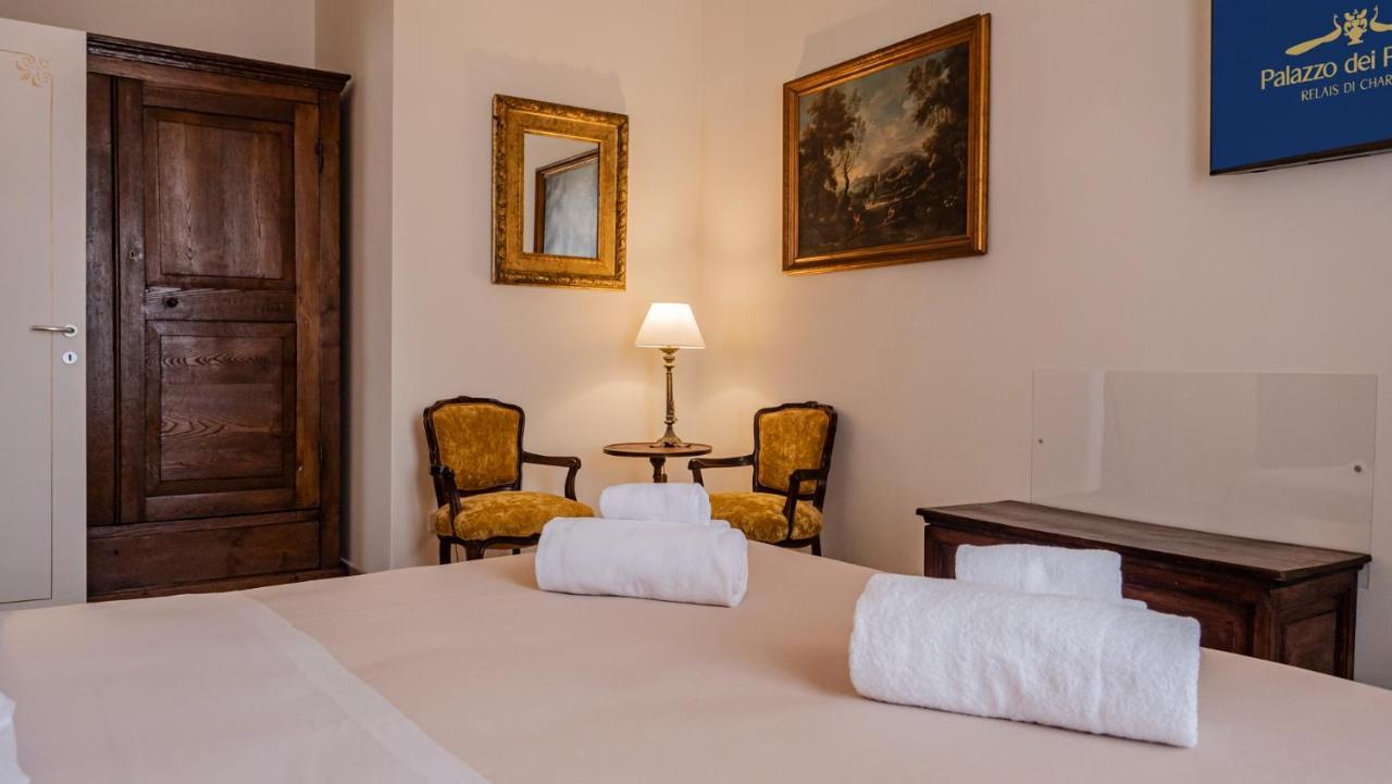 Palazzo Dei Pavoni, Relais Di Charme Bed & Breakfast L'Aquila Exterior photo